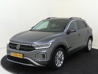 Volkswagen T-Roc 1.5 TSI Life Business | Parkeerassistent | Achteruitrijcamera | Adaptieve cruise control | Stoelverwarming | Digital cockpit pro | Navigatie | CarPlay |