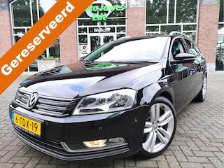 Volkswagen Passat Variant 1.6 TDI BlueMotion Executive Edition Trekhaak - Stoel+Voorruitverwarming - Achteruitrijcamera - 18Inch LMV - Volledig dealeronderhouden