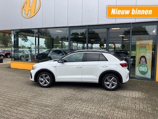 Volkswagen T-Roc 1.5 TSI 150 pk DSG  R Line - Navi - camera - stoelverw - trekhaak