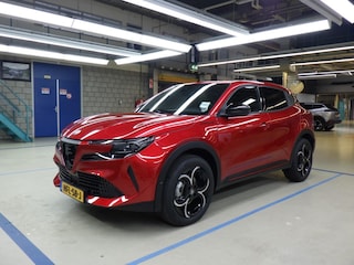 Alfa Romeo Junior 1.2 Turbo Hybrid Ibrida Speciale 136pk Automaat | Pack Techno | Leder | Massage | Elektr. Stoelen | Achteruitrijcamera | Adaptive Cruise | !!
