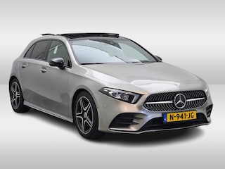 Mercedes-Benz A-klasse 220 Premium Plus / Trekhaak / Panoramadak / Camera / Sfeerverlichting / Keyless / 18'' / Leder&Alcantara / Apple CarPlay / Stoelverwarming / Cruise Control