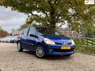 Renault Clio 1.2-16V Collection | Nieuwe apk + Cruise + Airco Nu € 2.975,-!!!