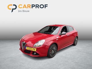 Alfa Romeo Giulietta 1.7 TBi Quadrifoglio Verde 241 PK. Binnenkort online! Meer Foto's volgen!