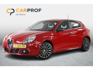 Alfa Romeo Giulietta 1.7 TBi Quadrifoglio Verde 241 PK. Binnenkort online! Meer Foto's volgen!