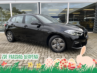 BMW 118i Executive Edition 50% deal 8975,- ACTIE Virtual / Led / Carplay