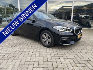 BMW 118i Executive Edition 50% deal 8975,- ACTIE Virtual / Led / Carplay