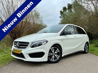 Mercedes-Benz B-klasse 180 Edition Automaat / Panoramadak / Camera / Leder-Alcantara / Trekhaak / Navi / Clima / PDC / Cruise /