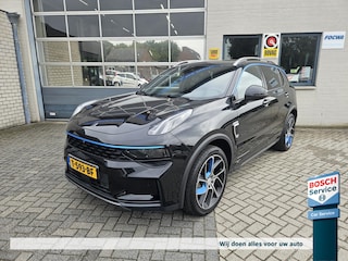 Lynk & Co 01 1.5 PHEV Plug-in Hybrid 261pk / zwarte hemel