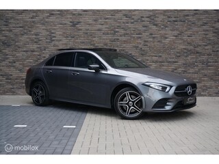 Mercedes-Benz A250e AMG Night | Pano Camera Widescreen Carplay LED