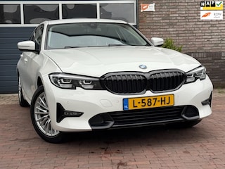 BMW 318i High Executive Automaat