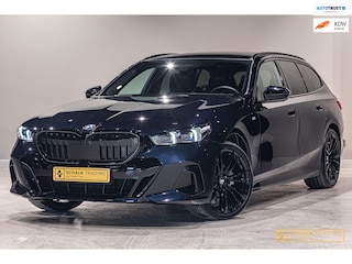 BMW 5-serie Touring 520i|M-sport|E-trekhaak|HUD|H&K|Garantie