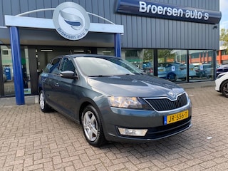 Skoda Rapid 1.2 TSI 90pk DSG-7 JOY met Trekhaak, Stoelverwarming en P.sensoren V+A