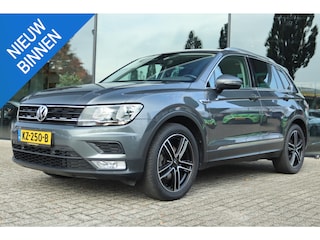 Volkswagen Tiguan 1.4 TSI CONNECTED SERIES | TREKHAAK | CARPLAY | CRUISE | CLIMATE | PRIVACY | PDC