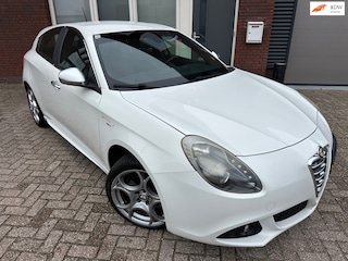 Alfa Romeo Giulietta 1.4 T Distinctive / Leder / PDC / 18inch / Clima