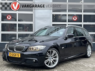 BMW 3-serie Touring 318i Corporate Lease M Sport Edition | Navigatie | LM Velgen 18" | Elektrisch Glazen Panoramadak | Cruise Control | PDC Achter | Voorstoelen Verwarmd | Airco | Meeneemprijs! |