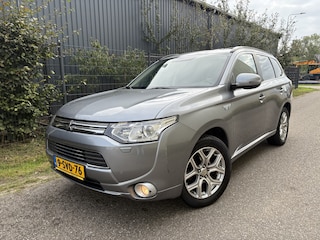 Mitsubishi Outlander 2.0 PHEV Instyle / AUTOMAAT / LEER / NAVI / SCHUIFDAK