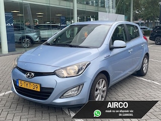 Hyundai i20 1.2i i-Deal | VAN 2e EIGENAAR | AIRCO |