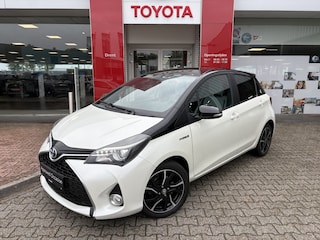 Toyota Yaris 1.5 Hybrid Dynamic Bi-tone | All season | Stoelverwarming |
