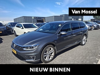 Volkswagen Passat Variant 1.4 TSI GTE Highline | Adaptive cruise controle | Alcantara bekleding | Parkeersensoren voor en achter | Verwarmde voorstoelen | Panorama dak |