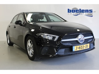 Mercedes-Benz A-klasse 180 d Business Solution | CARPLAY | NAVIGATIE | PDC-V/A | CAMERA | 16'LMV | LED | DAB-RADIO | CRUISE |
