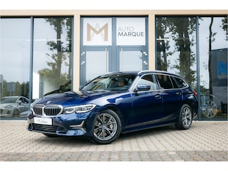 BMW 3-serie Touring 330i Aut. | High Executive | Luxury Line | Head-Up Display | Navigatie incl. Apple CarPlay | HIFI | Achteruitrijcamera | Sportstoelen | 17" LM Velgen |