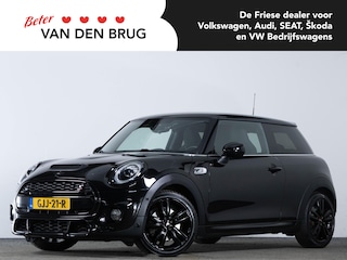 Mini Mini 2.0 192 PK Chili | LED | JCW pakket | JCW Uitlaat | Schaalstoelen | Harman/Kardon |
