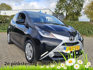 Toyota Aygo 1.0 VVT-i x-play, Camera! Navi! VERWACHT!!