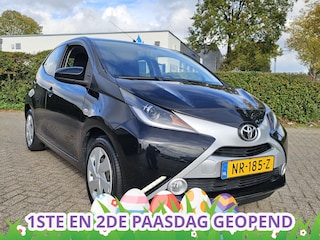 Toyota Aygo 1.0 VVT-i x-play, Camera! Navi! VERWACHT!!