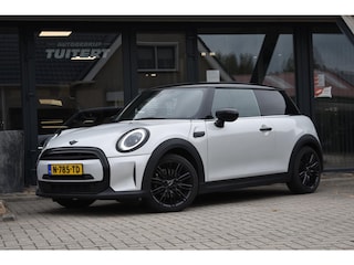 Mini Cooper 1.5 APPLE CARPLAY | STUUR / STOELVERWARMING | DEALER ONDERHOUDEN | SFEERVERLICHTING | NAVIGATIE
