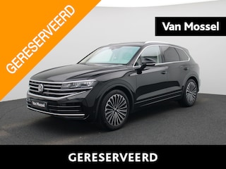 Volkswagen Touareg 3.0 TSi eHybrid 4MOTION Elegance 381 PK | V6 | Luchtvering | Plug-In | Nightvision | Panorama Dak | Trekhaak | Head-Updisplay | Stoelverwarming Voor & Achter | Dynaudio | Geheugenfunctie stoelen | Dealer Onderhouden