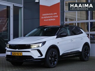 Opel Grandland 1.2 Turbo GS Black Pack | Automaat | Stoel en stuurverwarming | Navigatie | Achteruitrijcamera | Comfort stoelen | Adaptive cruise control | Parkeersensoren voor en achter | Led verlichting | Climate control