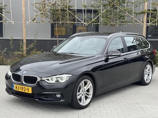 BMW 3-serie Touring 318i High Executive