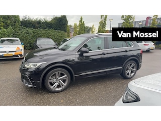 Volkswagen Tiguan 1.5 TSI R-Line Business | 150 PK | Automaat | Panorama Schuif/Kantel Dak | Trekhaak | Airco 3-Zone | Keyless | Digital Cockpit PRO | Navigatie | Carplay / Android Auto