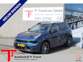 Lynk & Co 01 1.5 Panoramadak/360° Camera/Keyless/Lane assist/Adaptive cruise control/Navigatie/Apple carplay/Climate control/Stoelverwarming/Dodehoek detectie/Elektrisch sluitende achterklep/Elektrisch verstelbare stoel met geheugen/Multifunctioneel stuurwiel