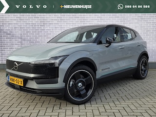 Volvo EX30 Extended Range Plus | Trekhaak | 19" OFF ROAD velgen | Stoel/stuurverwarming | Parkeercamera | Cross Country look