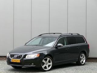 Volvo V70 T4 Limited Edition Xenon / Navi / Leer