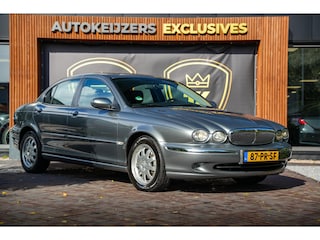 Jaguar X-type 2.5 V6 Stuurwielbed. Airco 16"L.M. Radio/CD Parkeersensoren