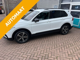 Volkswagen Tiguan 1.5 TSI ACT 150pk Move Business black Line