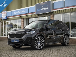 BMW iX1 xDrive30 Launch Edition M-Sport | Innovation-, Travel- & Comfort Pack | Trekhaak wegklapbaar | Oyster leder | Mem.stoel | Iconic Sounds