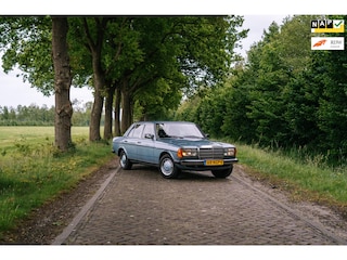 Mercedes-Benz 200-serie 200-280 (W123) 230 E Automaat, complete historie, MB dealer onderhouden