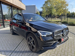 Mercedes-Benz GLC 200 Business Solution AMG Sportstoelen Leder, AMG Sport/ Night/ Ambience/ Park/ Spiegel Pakket, Int.Light+, Trekhaak, Lmv 19''