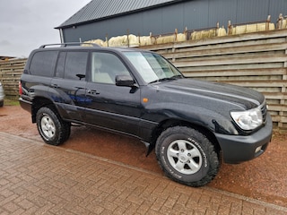 Toyota Land Cruiser LandCruiser 100 4.2 VX Standard Roof Window Van