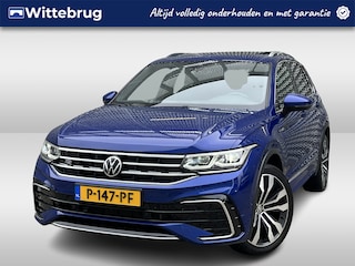 Volkswagen Tiguan 1.5 TSI R-Line Business+ / Pano / Digitaal dashboard / Navigatie / App connect / Camera / Parkeersensoren V+A / lichtmaal 20 inch /