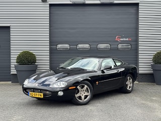 Jaguar XK 4.0 V8 Coupé UNIEK MOOI! | Lederen Bekleding | Lichtmetalen Velgen | Stoelverwarming |