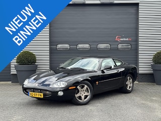 Jaguar XK 4.0 V8 Coupé UNIEK MOOI! | Lederen Bekleding | Lichtmetalen Velgen | Stoelverwarming |
