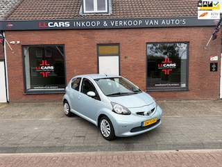Toyota Aygo 1.0-12V + 5 deurs nieuwe koppeling APK 10-10-2026 elektrische ramen