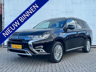 Mitsubishi Outlander 2.4 PHEV Intense+ TREKHAAK | PANODAK |
