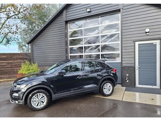 Volkswagen T-Roc 1.0 TSI Style 1e Eig. !! BTW-Auto !! Full-map Navigatie, Apple Carplay / Android, Airco, Adap. Cruise-Control.