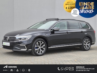 Volkswagen Passat Variant 1.4 TSI DSG6 GTE Business Automaat / Pack Adventure / Trekgewicht 1600 kg / Elektrisch wegklapbare trekhaak / Glazen schuif- en kanteldak / Elektrische achterklep / Achteruitrijcamera / Keyless Entry/Start / Stoelverwarming /