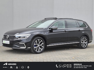 Volkswagen Passat Variant 1.4 TSI DSG6 GTE Business Automaat / Pack Adventure / Trekgewicht 1600 kg / Elektrisch wegklapbare trekhaak / Glazen schuif- en kanteldak / Elektrische achterklep / Achteruitrijcamera / Keyless Entry/Start / Stoelverwarming /